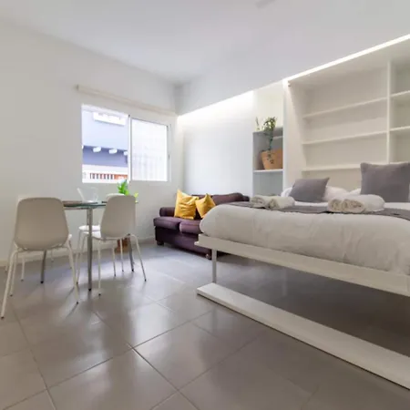 By Playa De Canteras Holiday home *